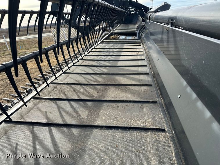 image for item DV0759 2016 MacDon FD75-D Flexdraper flex draper head