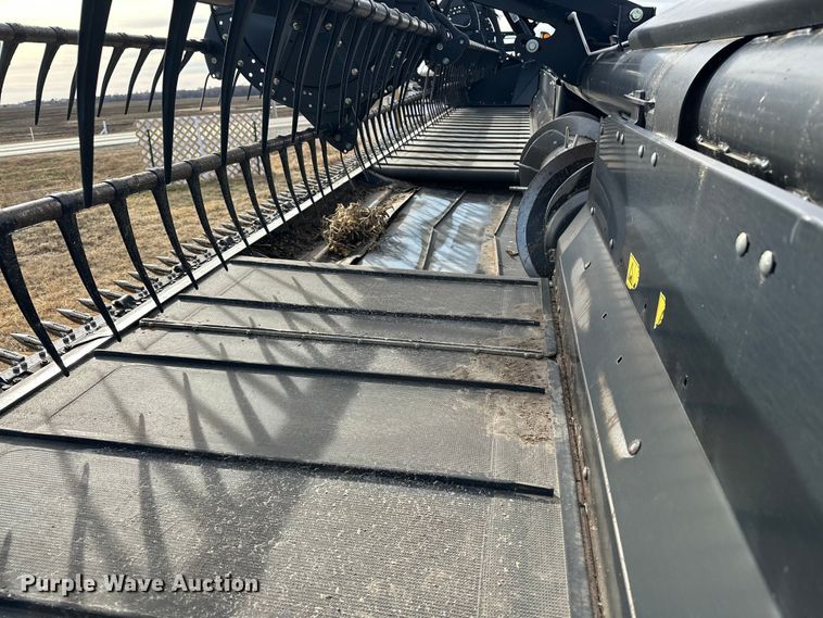 image for item DV0759 2016 MacDon FD75-D Flexdraper flex draper head