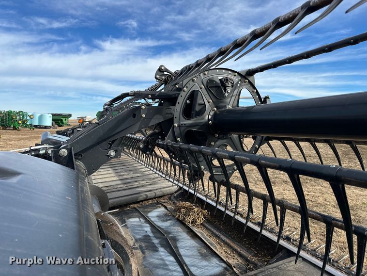 image for item DV0759 2016 MacDon FD75-D Flexdraper flex draper head