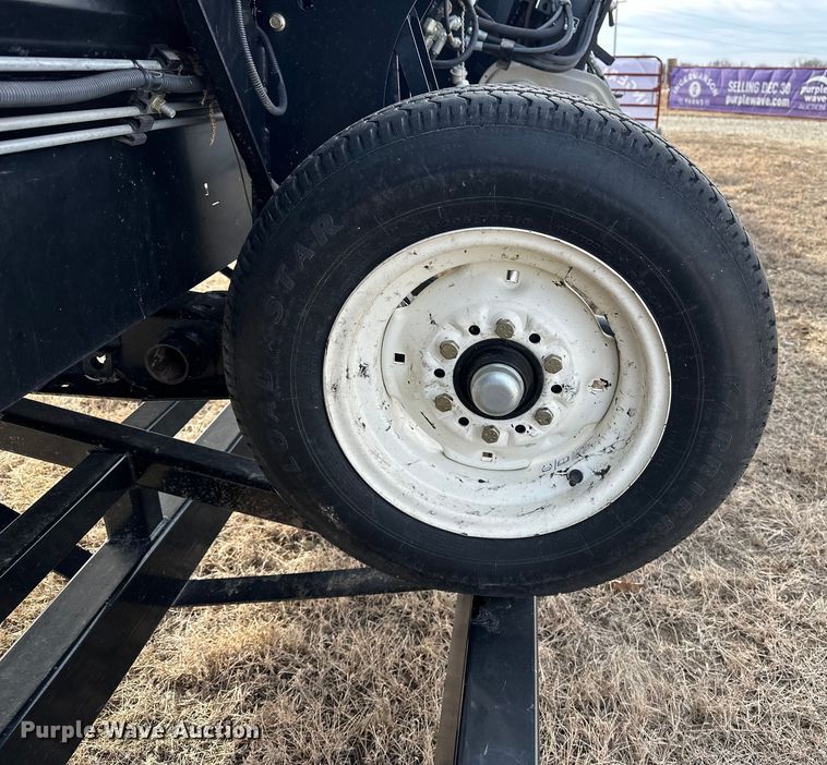 image for item DV0759 2016 MacDon FD75-D Flexdraper flex draper head