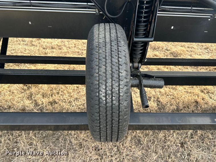 image for item DV0759 2016 MacDon FD75-D Flexdraper flex draper head