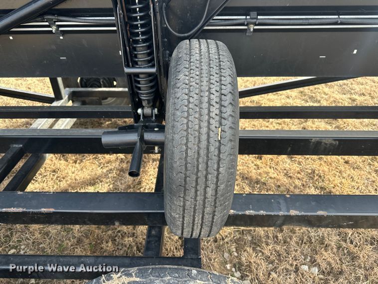 image for item DV0759 2016 MacDon FD75-D Flexdraper flex draper head