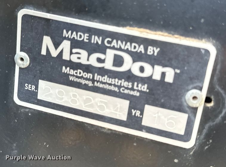 image for item DV0759 2016 MacDon FD75-D Flexdraper flex draper head