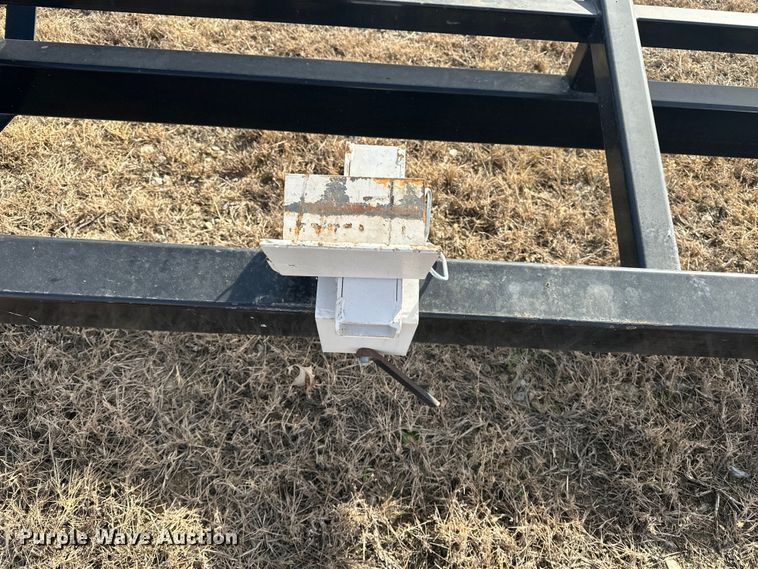 image for item DV0759 2016 MacDon FD75-D Flexdraper flex draper head