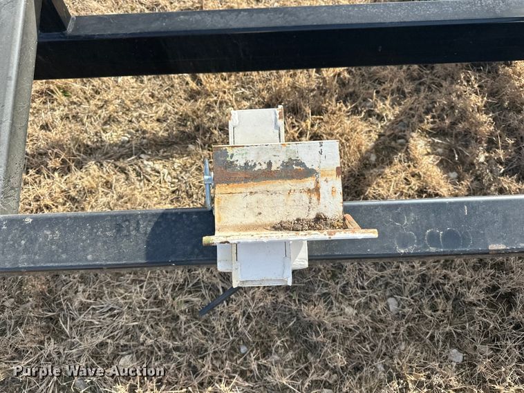 image for item DV0759 2016 MacDon FD75-D Flexdraper flex draper head