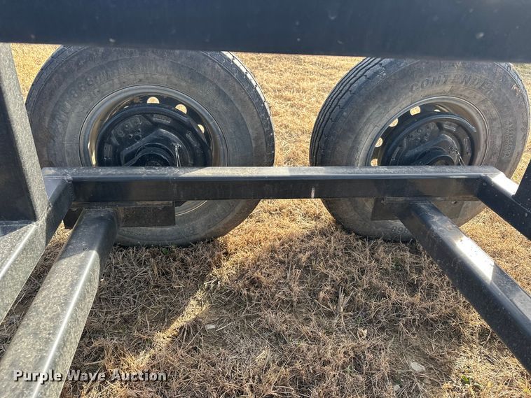 image for item DV0759 2016 MacDon FD75-D Flexdraper flex draper head