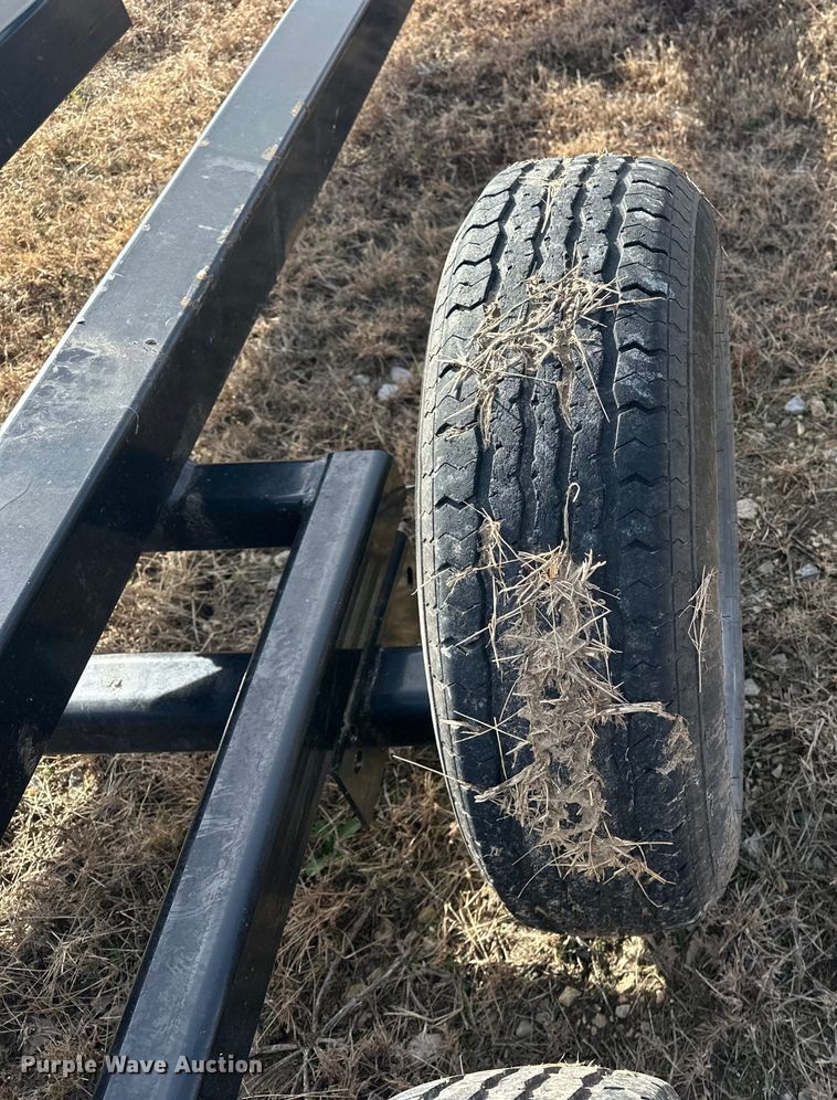 image for item DV0759 2016 MacDon FD75-D Flexdraper flex draper head