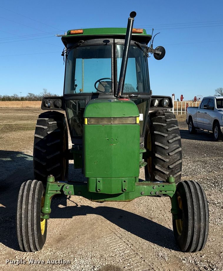 image for item DW5192 1983 John Deere 2950 tractor