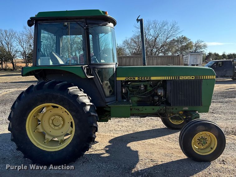image for item DW5192 1983 John Deere 2950 tractor