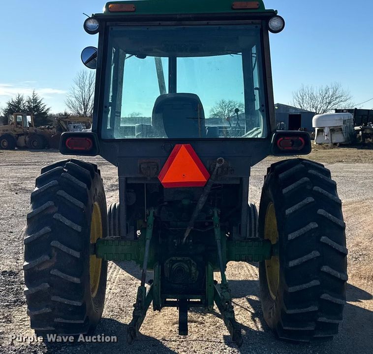 image for item DW5192 1983 John Deere 2950 tractor