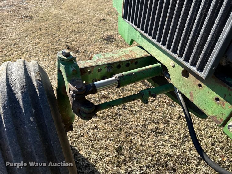 image for item DW5192 1983 John Deere 2950 tractor