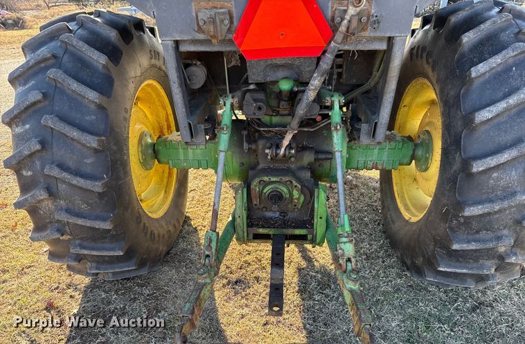 image for item DW5192 1983 John Deere 2950 tractor