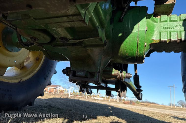 image for item DW5192 1983 John Deere 2950 tractor