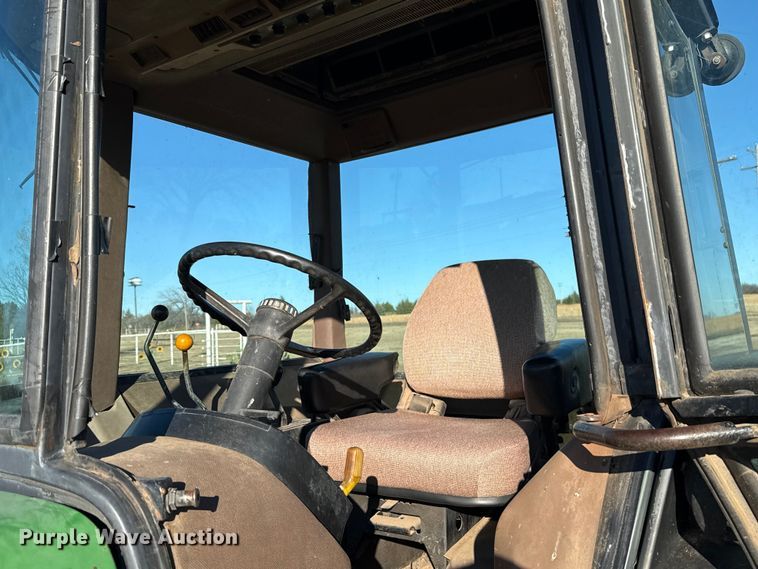 image for item DW5192 1983 John Deere 2950 tractor