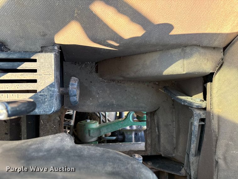 image for item DW5192 1983 John Deere 2950 tractor