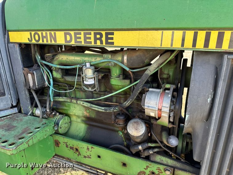 image for item DW5192 1983 John Deere 2950 tractor