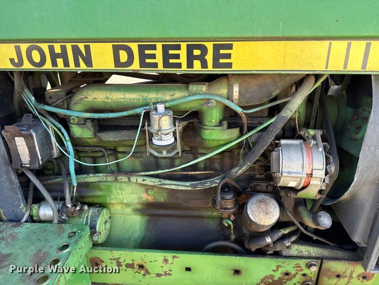 image for item DW5192 1983 John Deere 2950 tractor