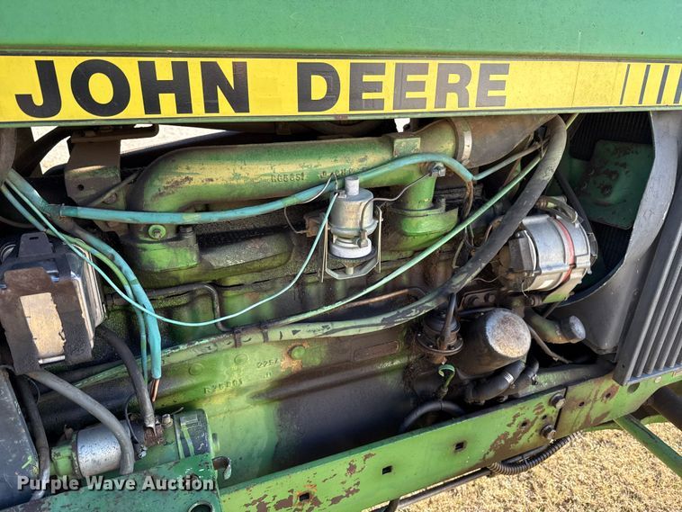 image for item DW5192 1983 John Deere 2950 tractor