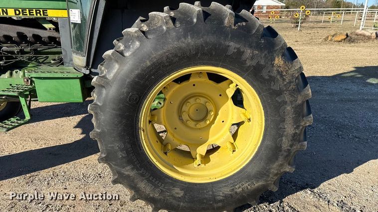 image for item DW5192 1983 John Deere 2950 tractor