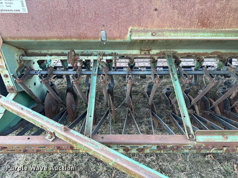 image for item DW5193 John Deere 8300 grain drill