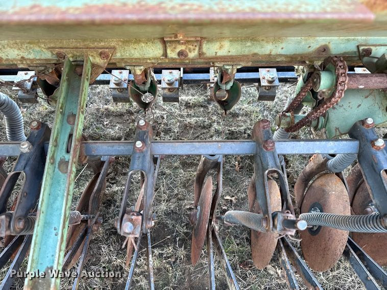 image for item DW5193 John Deere 8300 grain drill