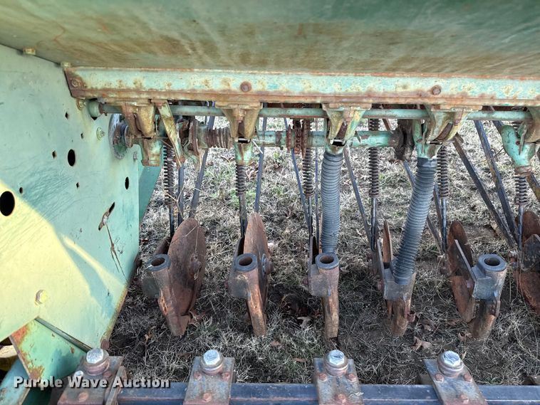 image for item DW5193 John Deere 8300 grain drill