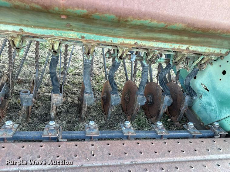 image for item DW5193 John Deere 8300 grain drill