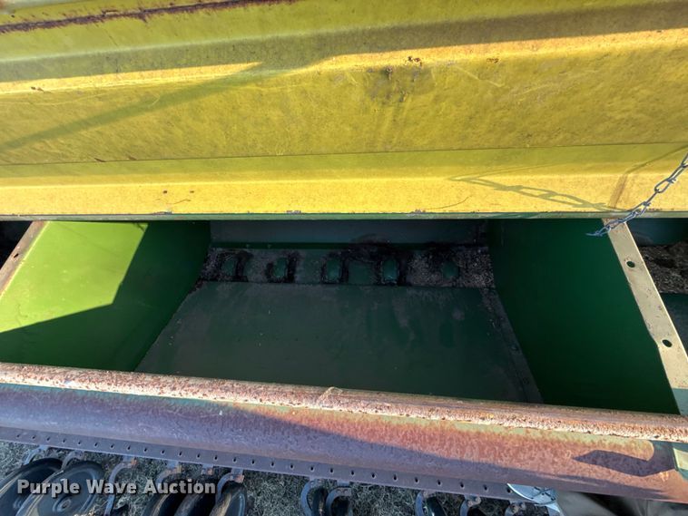 image for item DW5193 John Deere 8300 grain drill