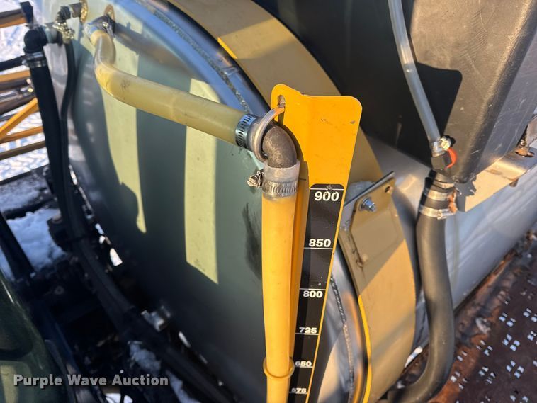 image for item DW6687 2014 RoGator RG900 sprayer