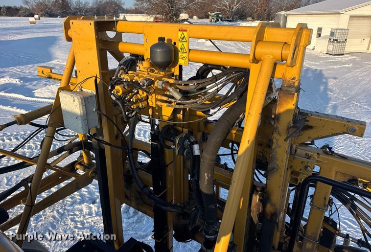 image for item DW6687 2014 RoGator RG900 sprayer