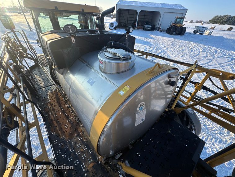 image for item DW6687 2014 RoGator RG900 sprayer