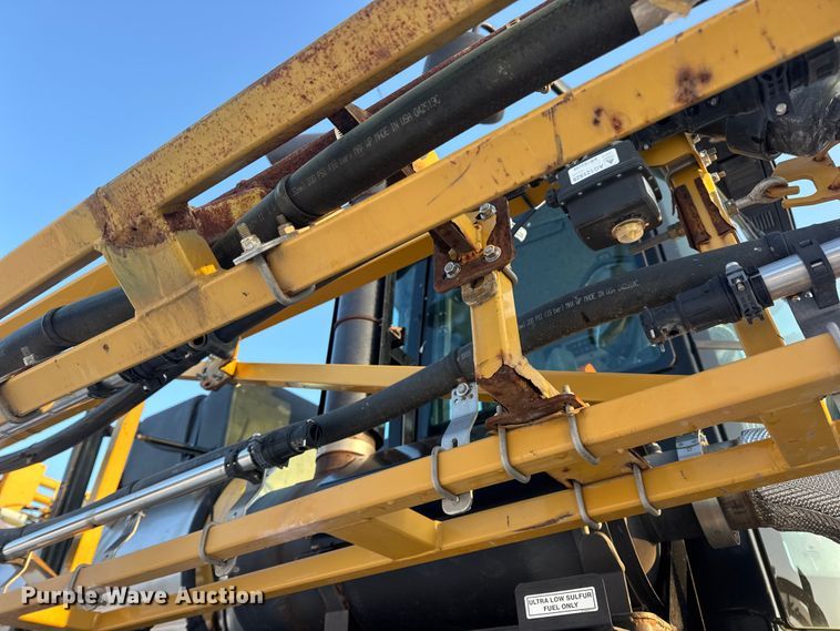 image for item DW6687 2014 RoGator RG900 sprayer