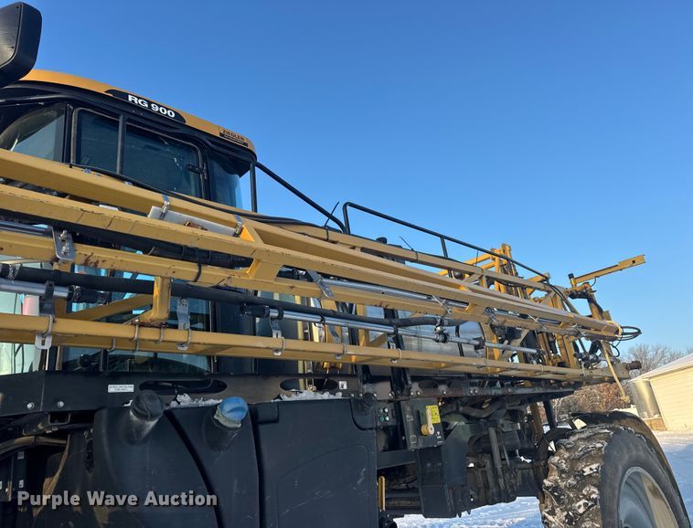 image for item DW6687 2014 RoGator RG900 sprayer