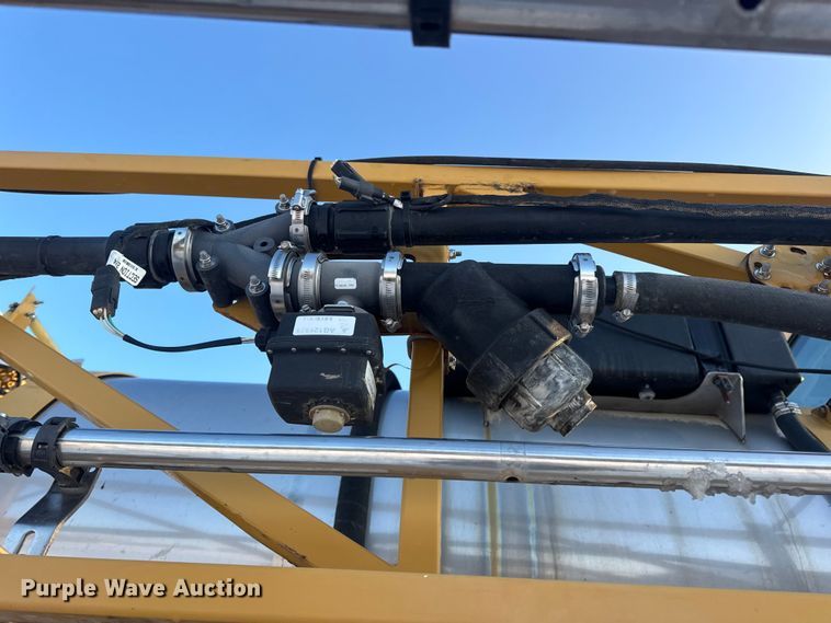 image for item DW6687 2014 RoGator RG900 sprayer