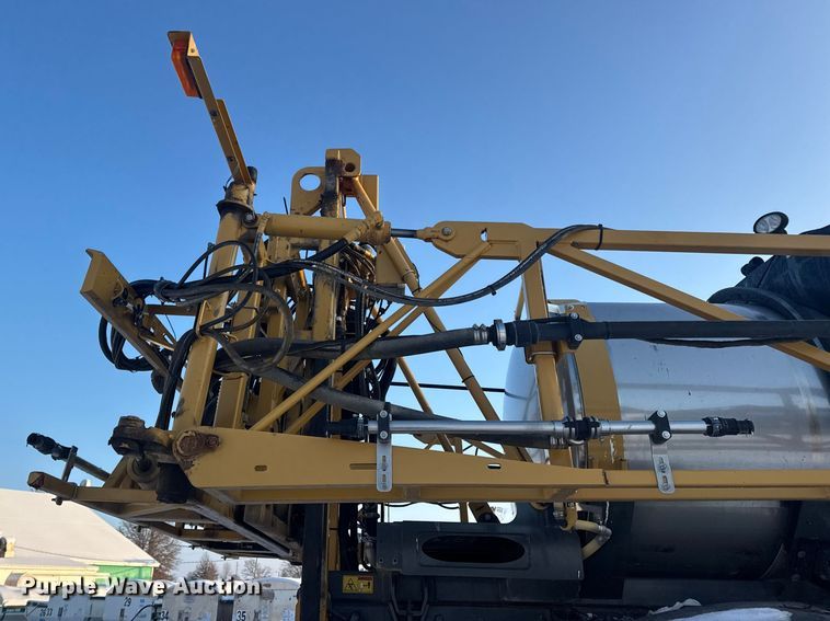 image for item DW6687 2014 RoGator RG900 sprayer