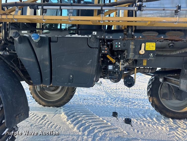 image for item DW6687 2014 RoGator RG900 sprayer