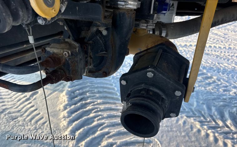 image for item DW6687 2014 RoGator RG900 sprayer