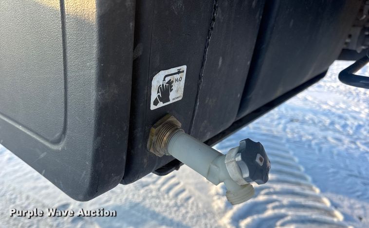 image for item DW6687 2014 RoGator RG900 sprayer