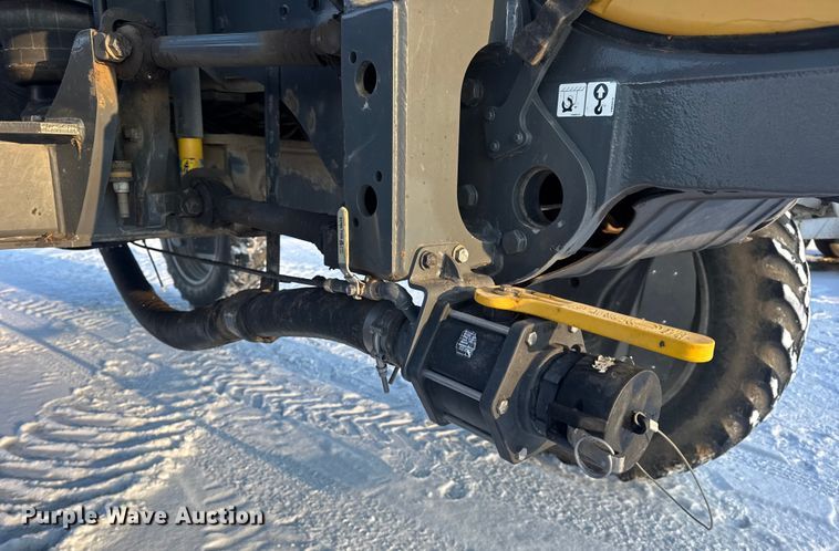 image for item DW6687 2014 RoGator RG900 sprayer