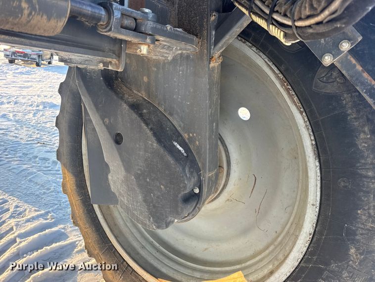 image for item DW6687 2014 RoGator RG900 sprayer