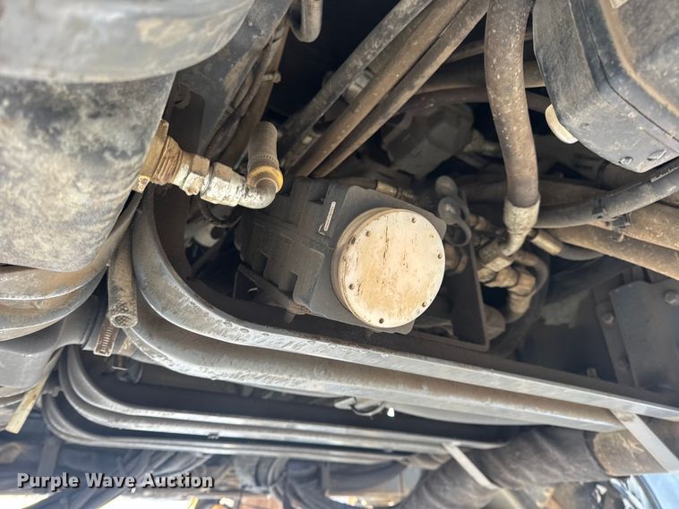 image for item DW6687 2014 RoGator RG900 sprayer