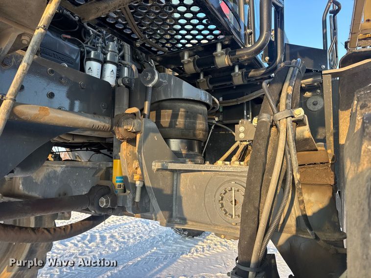 image for item DW6687 2014 RoGator RG900 sprayer