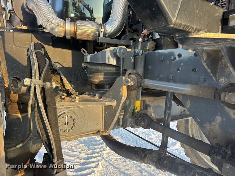 image for item DW6687 2014 RoGator RG900 sprayer