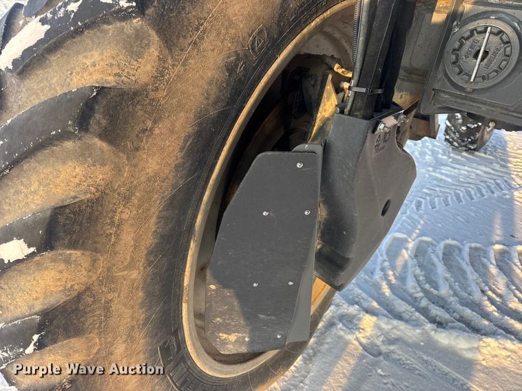 image for item DW6687 2014 RoGator RG900 sprayer