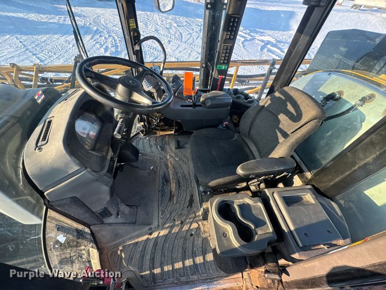 image for item DW6687 2014 RoGator RG900 sprayer