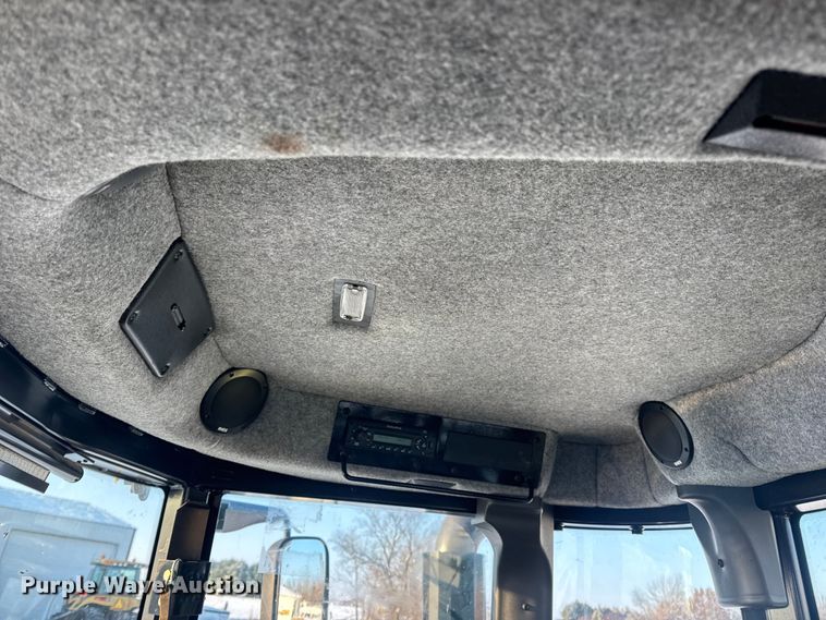 image for item DW6687 2014 RoGator RG900 sprayer