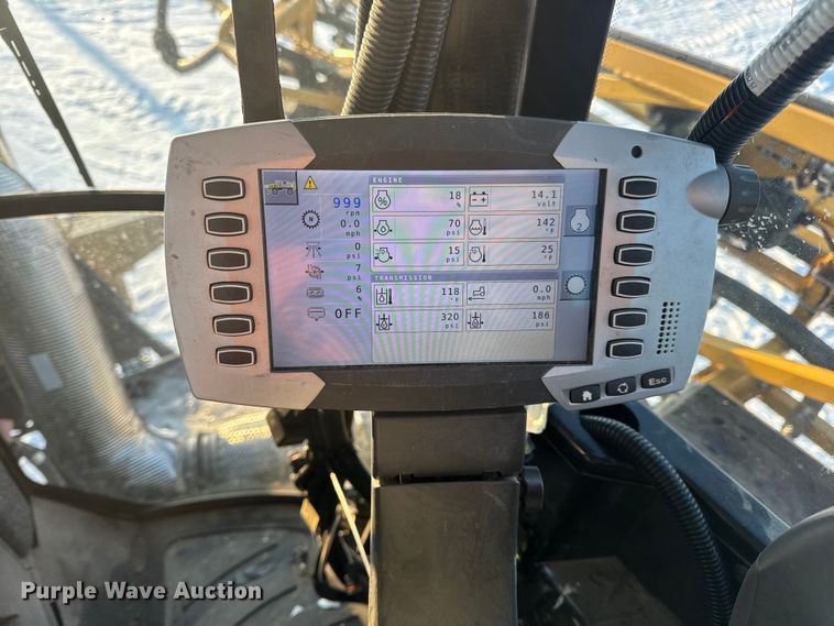 image for item DW6687 2014 RoGator RG900 sprayer