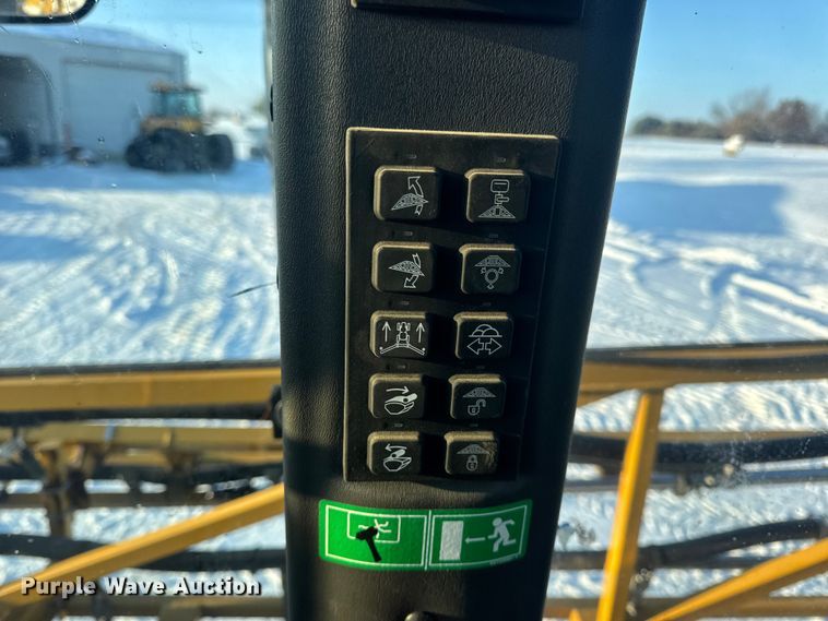 image for item DW6687 2014 RoGator RG900 sprayer