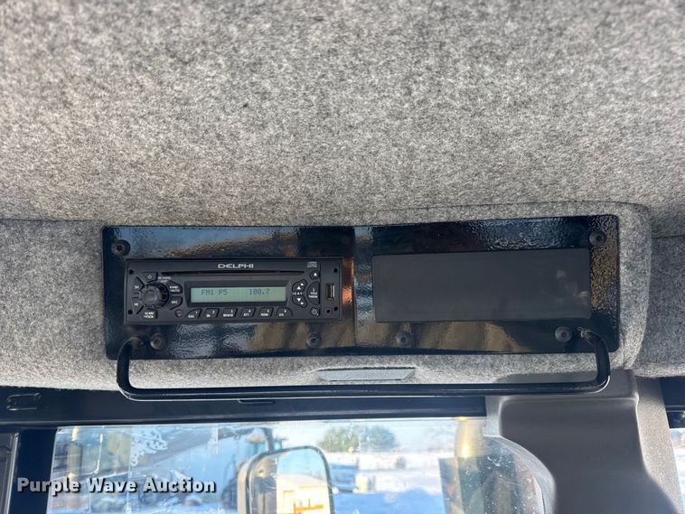 image for item DW6687 2014 RoGator RG900 sprayer