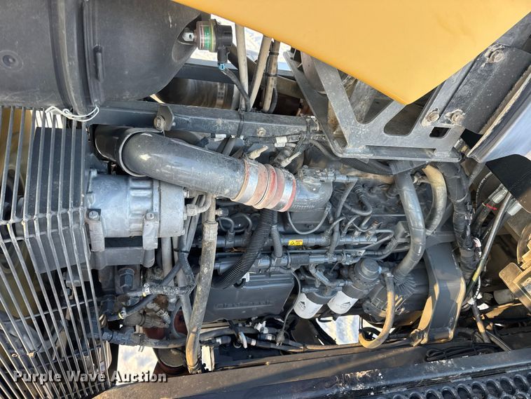 image for item DW6687 2014 RoGator RG900 sprayer